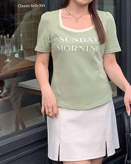 Camiseta con cuello cuadrado: estampado Sunday Morning (talla grande) 
