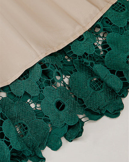 Falda floral hueca de encaje de cintura alta de tamaño mediano 