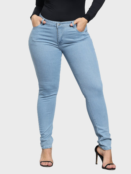 Jeans tipo lápiz elásticos con levantamiento de cadera y talle medio mediano 