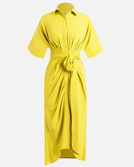 Vestido amarillo plisado con cintura
